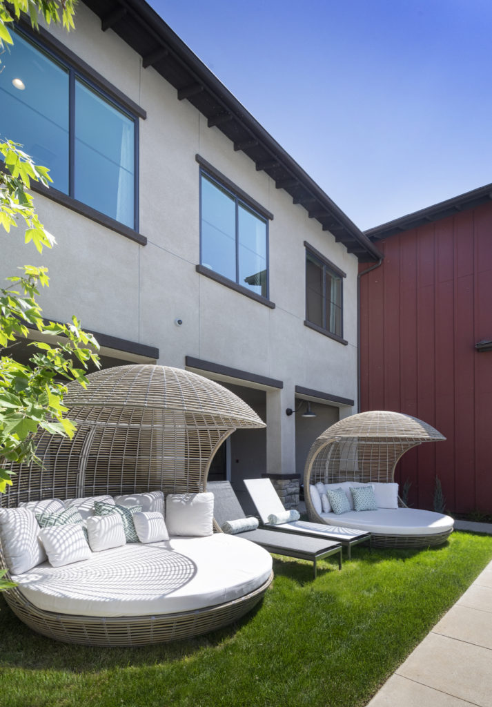 AlexanKendryAmenitiesOutdoorLoungers22 Kendry